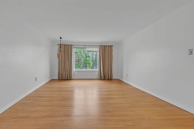 6146 N Damen Avenue 3H, Chicago, IL 60659