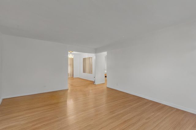 6146 N Damen Avenue 3H, Chicago, IL 60659