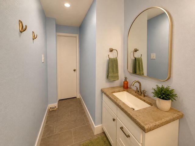 9016 Bretshire Drive, Dallas, TX 75228