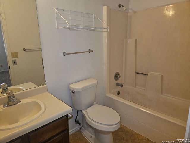 5319 ASHBURY DR, San Antonio, TX 78250