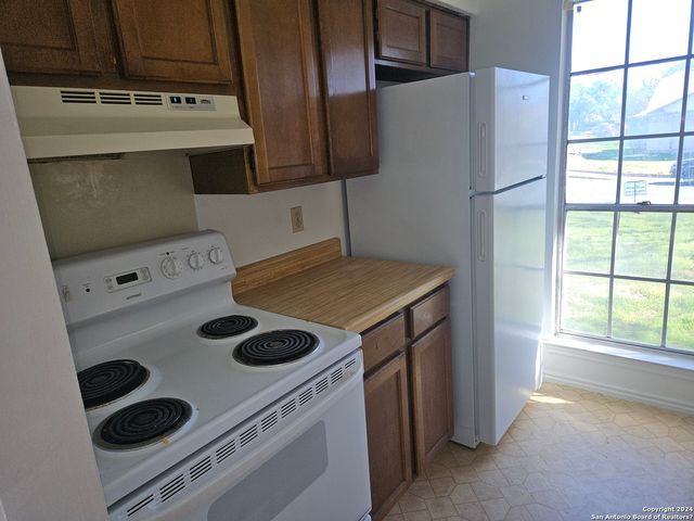 5319 ASHBURY DR, San Antonio, TX 78250