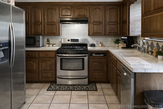 2929 W 66th Street S, Tulsa, OK 74132