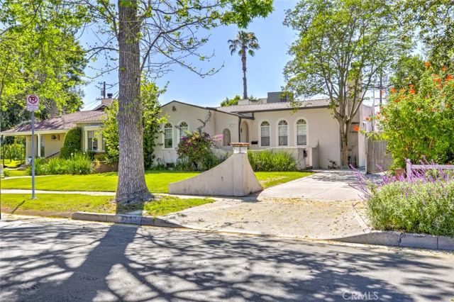 5709 Beck Avenue, North Hollywood, CA 91601