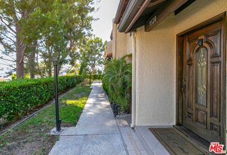 9520 Via Tivoli, Burbank, CA 91504