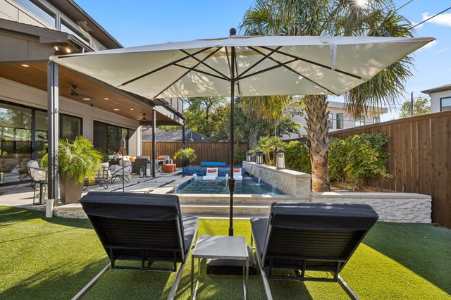 9733 Mixon Drive, Dallas, TX 75220