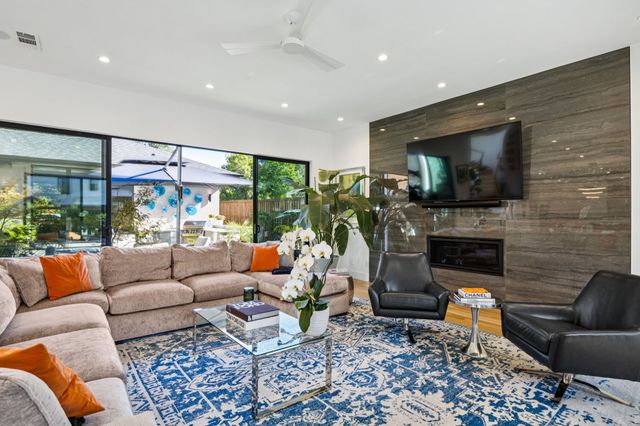 9733 Mixon Drive, Dallas, TX 75220