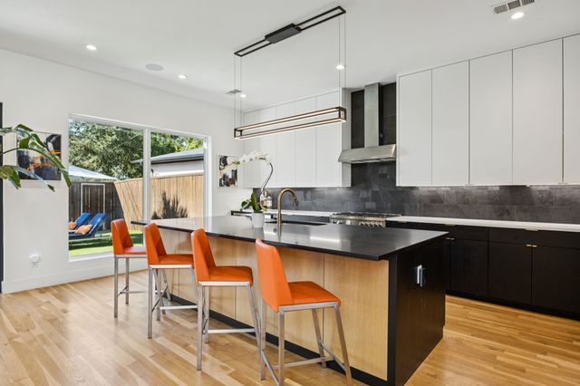 9733 Mixon Drive, Dallas, TX 75220