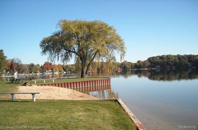 270 Indian Trail, Deerfield Township, MI 48421