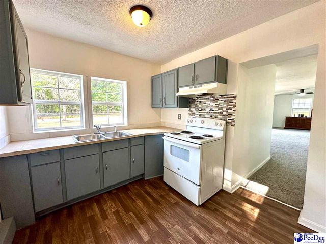 1528 Hickory Grove Rd, Bennettsville, SC 29512