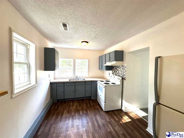 1528 Hickory Grove Rd, Bennettsville, SC 29512