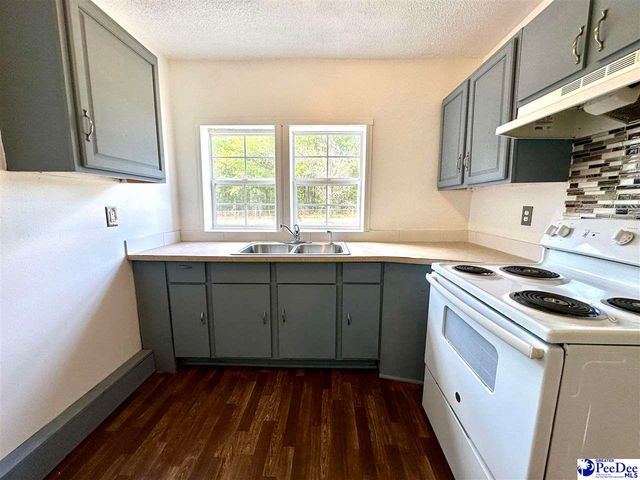 1528 Hickory Grove Rd, Bennettsville, SC 29512