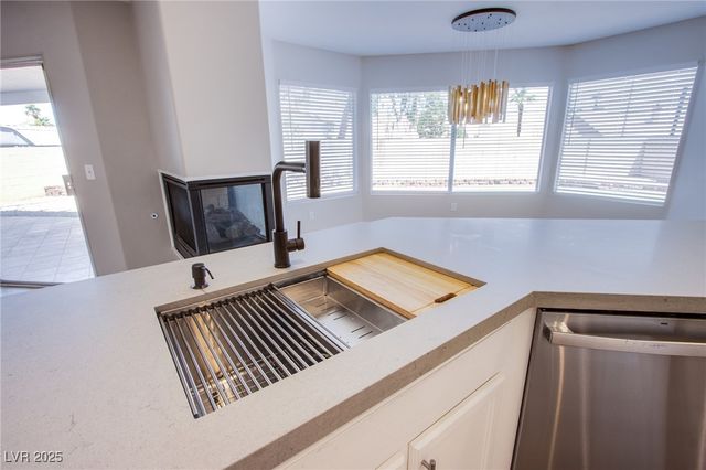 2704 Coventry Green Avenue, Henderson, NV 89074