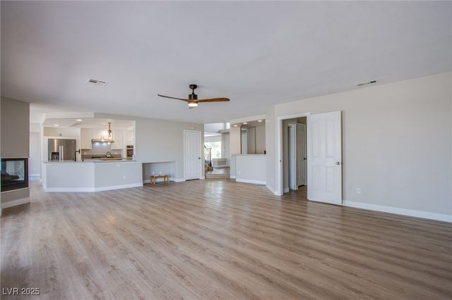 2704 Coventry Green Avenue, Henderson, NV 89074