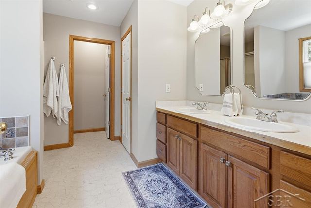 8297 Waxwing Drive, Tittabawassee Twp, MI 48623