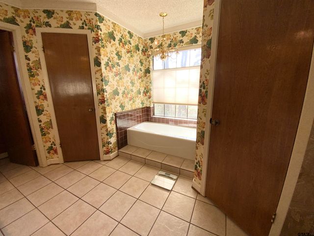 4913 Kirkcaldey Dr., Tyler, TX 75701