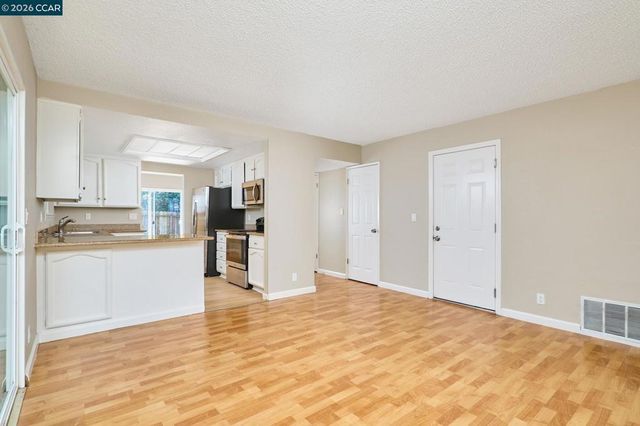 120 120 Persimmon Dr, Vallejo, CA 94589