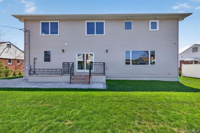 171 South Street, New Hyde Park, NY 11040
