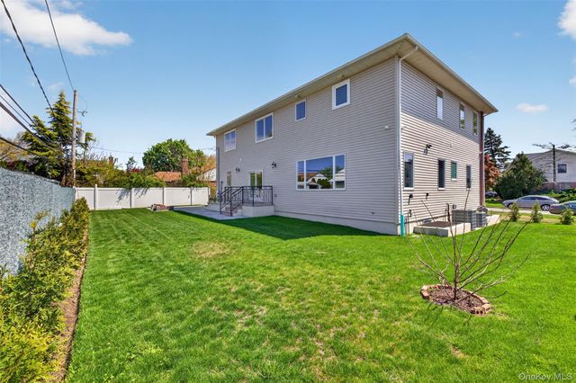 171 South Street, New Hyde Park, NY 11040