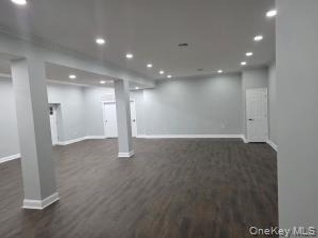 171 South Street, New Hyde Park, NY 11040