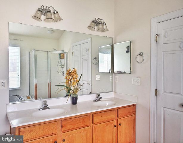 17513 VICTORIA FALLS DR, Dumfries, VA 22025