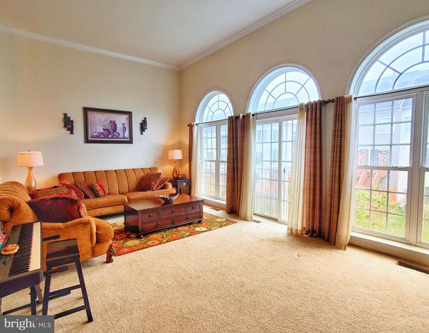 17513 VICTORIA FALLS DR, Dumfries, VA 22025