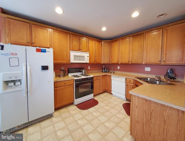 17513 VICTORIA FALLS DR, Dumfries, VA 22025
