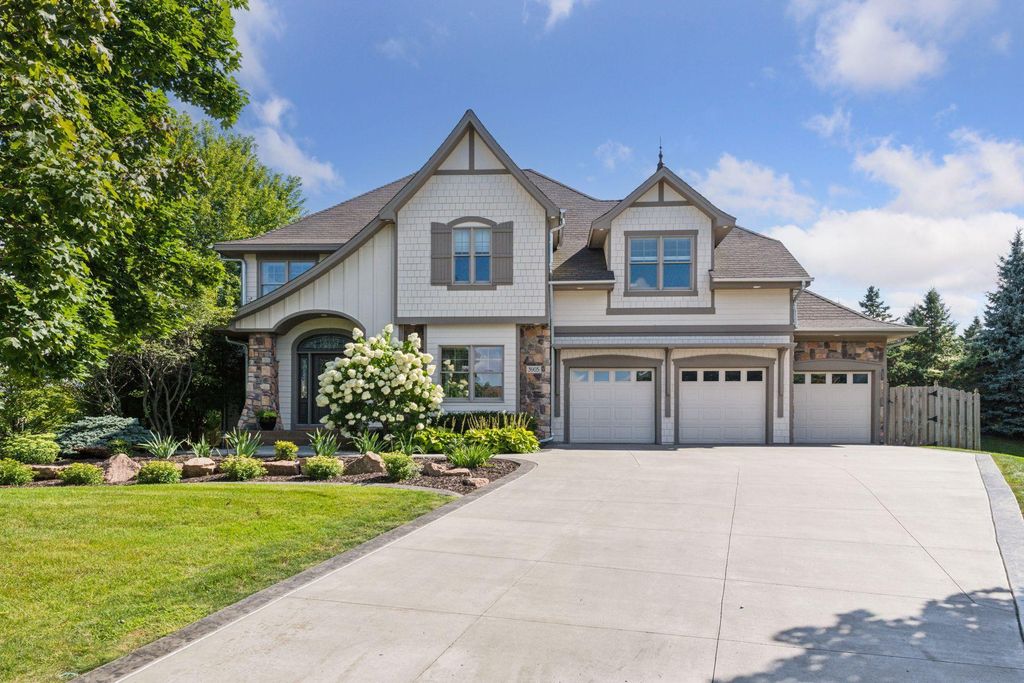 3905 Linden Court, Medina, MN 55340