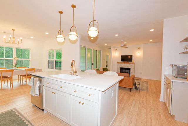 308 Aunt Carrie Place, Wellford, SC 29385