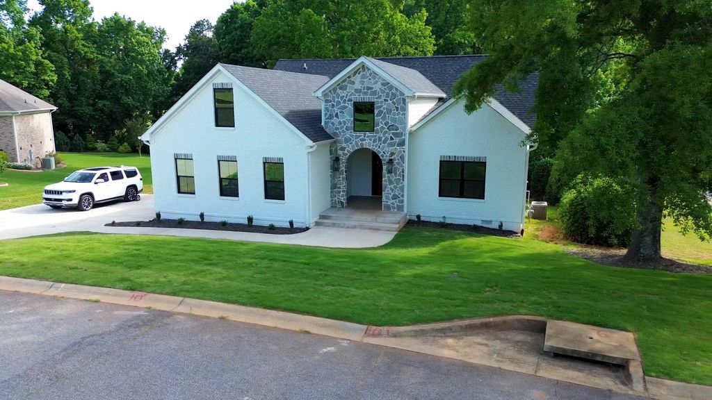308 Aunt Carrie Place, Wellford, SC 29385