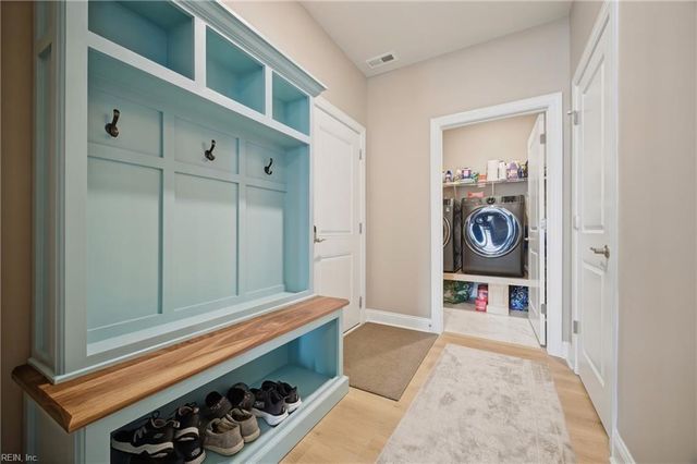 2000 Barton LN, Chesapeake, VA 23322