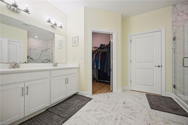 2000 Barton LN, Chesapeake, VA 23322