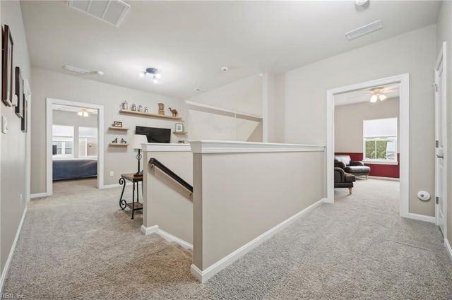 2000 Barton LN, Chesapeake, VA 23322