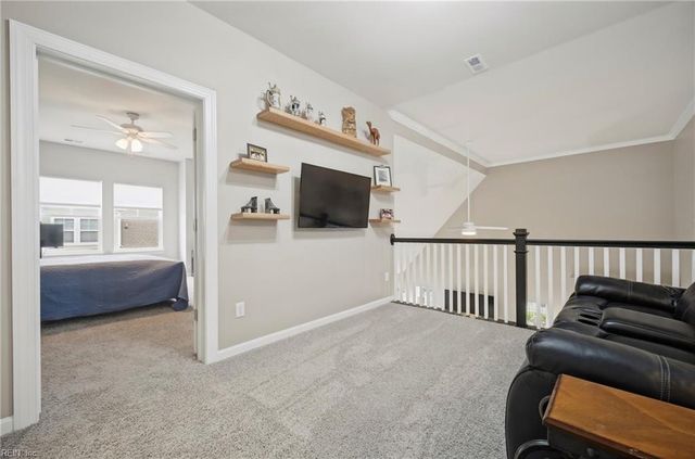 2000 Barton LN, Chesapeake, VA 23322