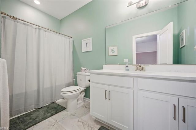 2000 Barton LN, Chesapeake, VA 23322