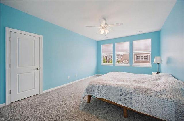 2000 Barton LN, Chesapeake, VA 23322