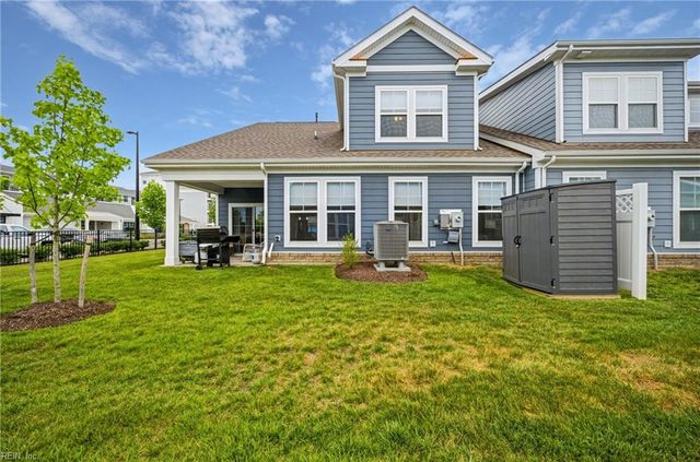 2000 Barton LN, Chesapeake, VA 23322