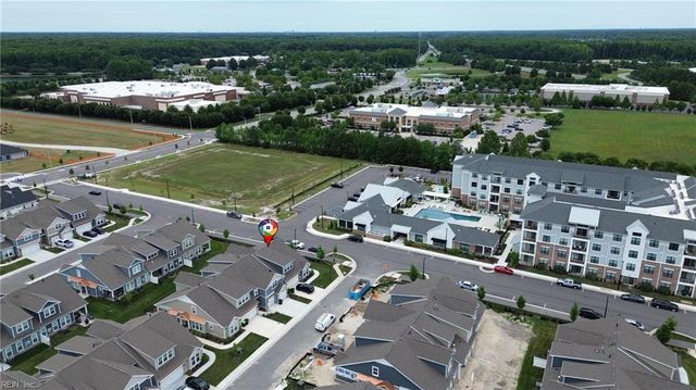 2000 Barton LN, Chesapeake, VA 23322