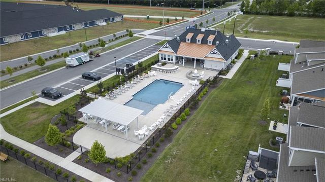 2000 Barton LN, Chesapeake, VA 23322