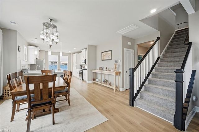 2000 Barton LN, Chesapeake, VA 23322
