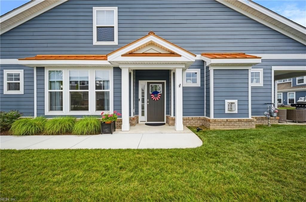 2000 Barton LN, Chesapeake, VA 23322