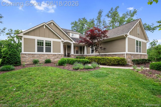 34225 Thornbrook Drive, Farmington Hills, MI 48335