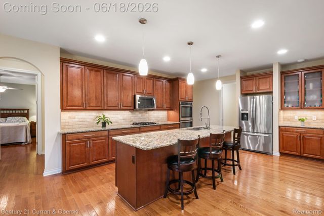 34225 Thornbrook Drive, Farmington Hills, MI 48335