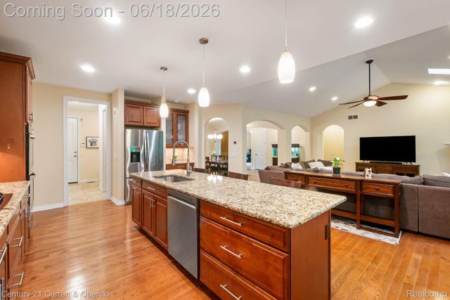 34225 Thornbrook Drive, Farmington Hills, MI 48335