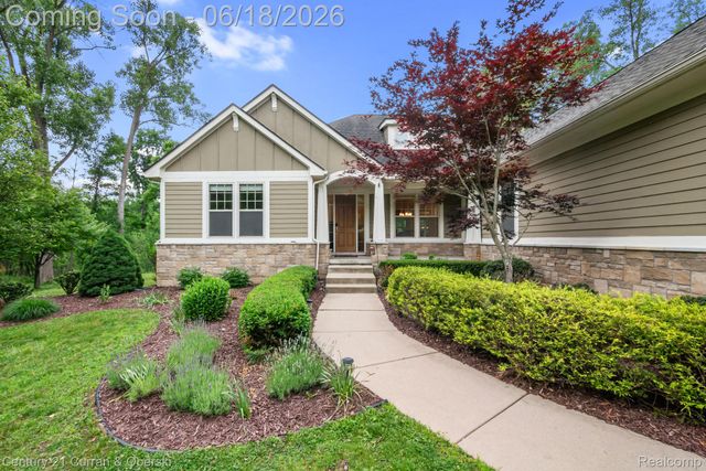 34225 Thornbrook Drive, Farmington Hills, MI 48335