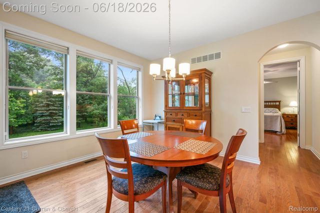 34225 Thornbrook Drive, Farmington Hills, MI 48335