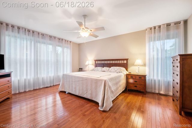 34225 Thornbrook Drive, Farmington Hills, MI 48335