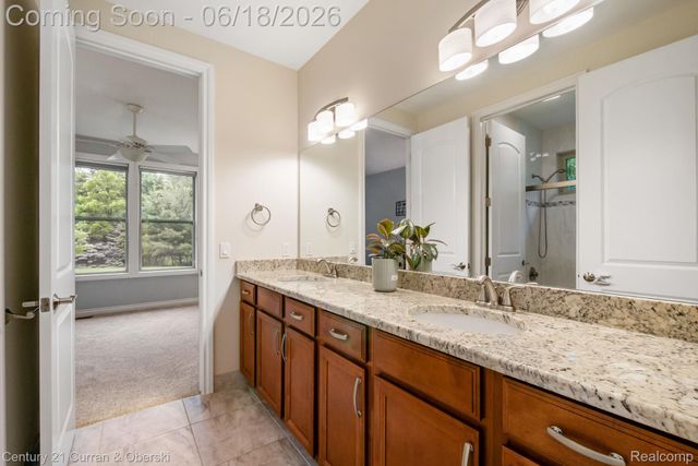 34225 Thornbrook Drive, Farmington Hills, MI 48335