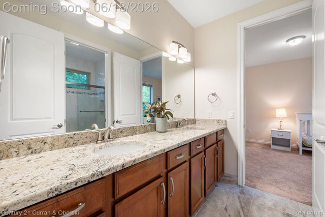 34225 Thornbrook Drive, Farmington Hills, MI 48335