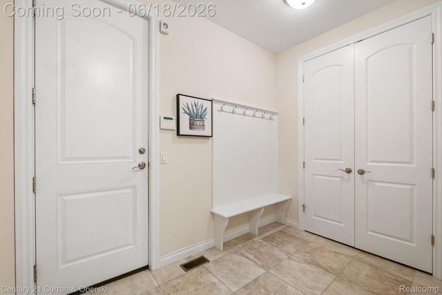 34225 Thornbrook Drive, Farmington Hills, MI 48335