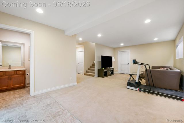 34225 Thornbrook Drive, Farmington Hills, MI 48335